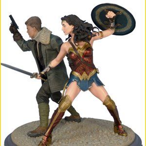 DC Collectibles Wonder Woman & Steve Trevor Statue
